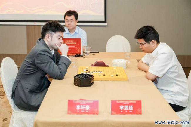 李轩豪九段抓黑对阵芈昱廷九段