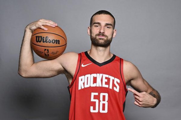 夏联三分掷中率45.5%!火箭旧将麦克维积极寻求留在NBA